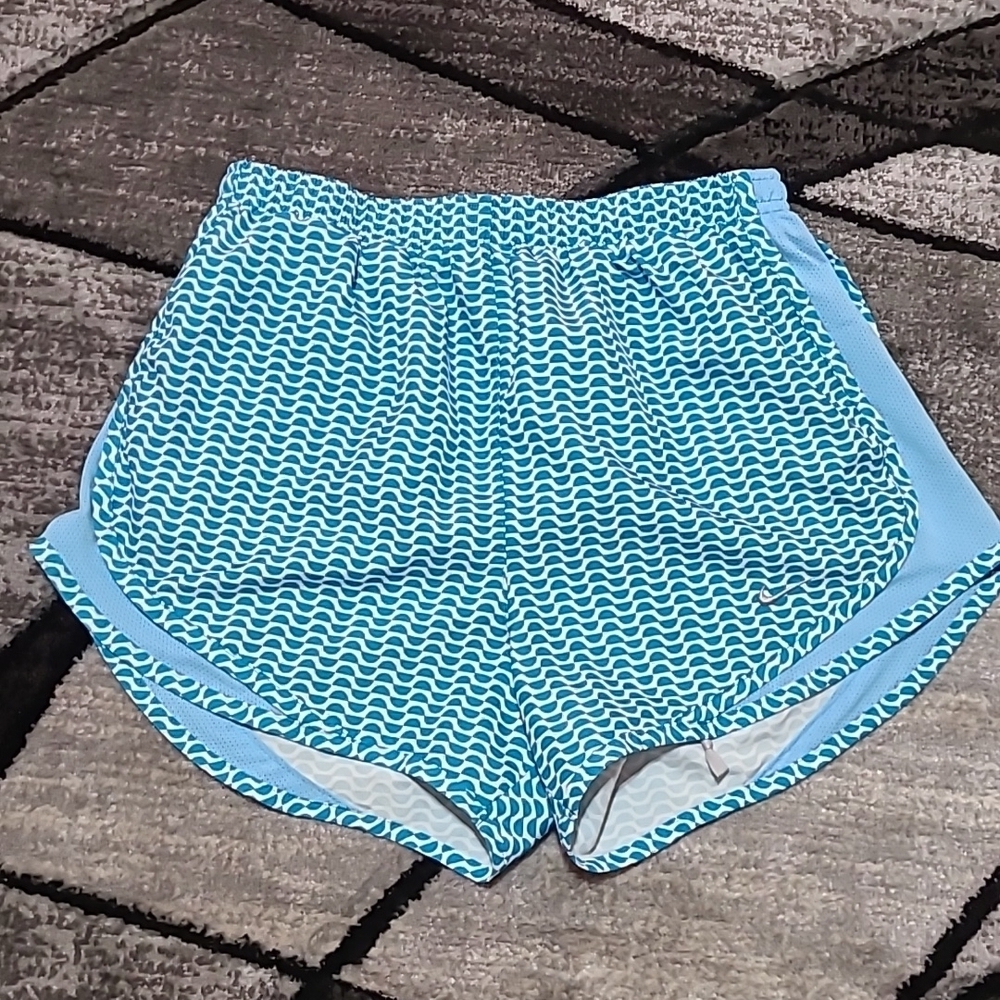 NIKE DRI-FIT MESH LINED LOGO SHORTS PRICE FIRM
